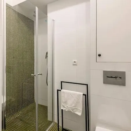New Skyline Penthouse Apartment *