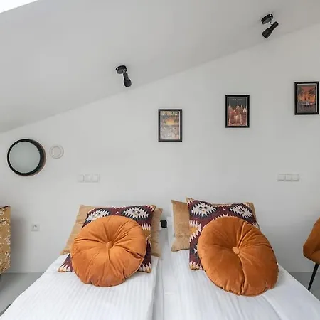 New Skyline Penthouse Apartment *