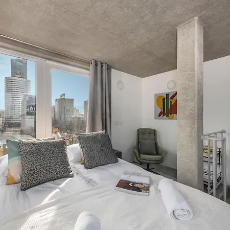 New Skyline Penthouse *